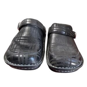 Alegria Woman's Black Checkered Slip-Ons Size 9.5